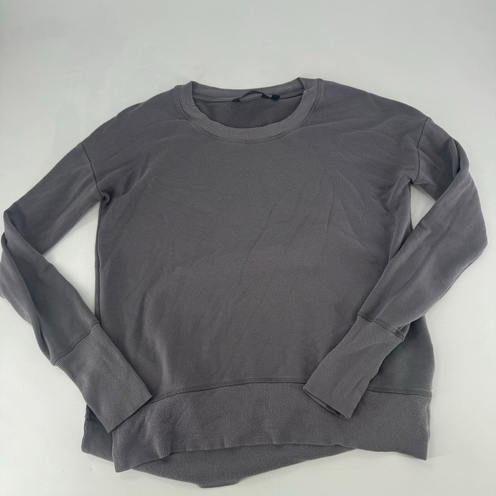 Athleta Womens XS Gray Long Sleeve Crewneck Sweatshirt Pullover Dropped Shoulder
